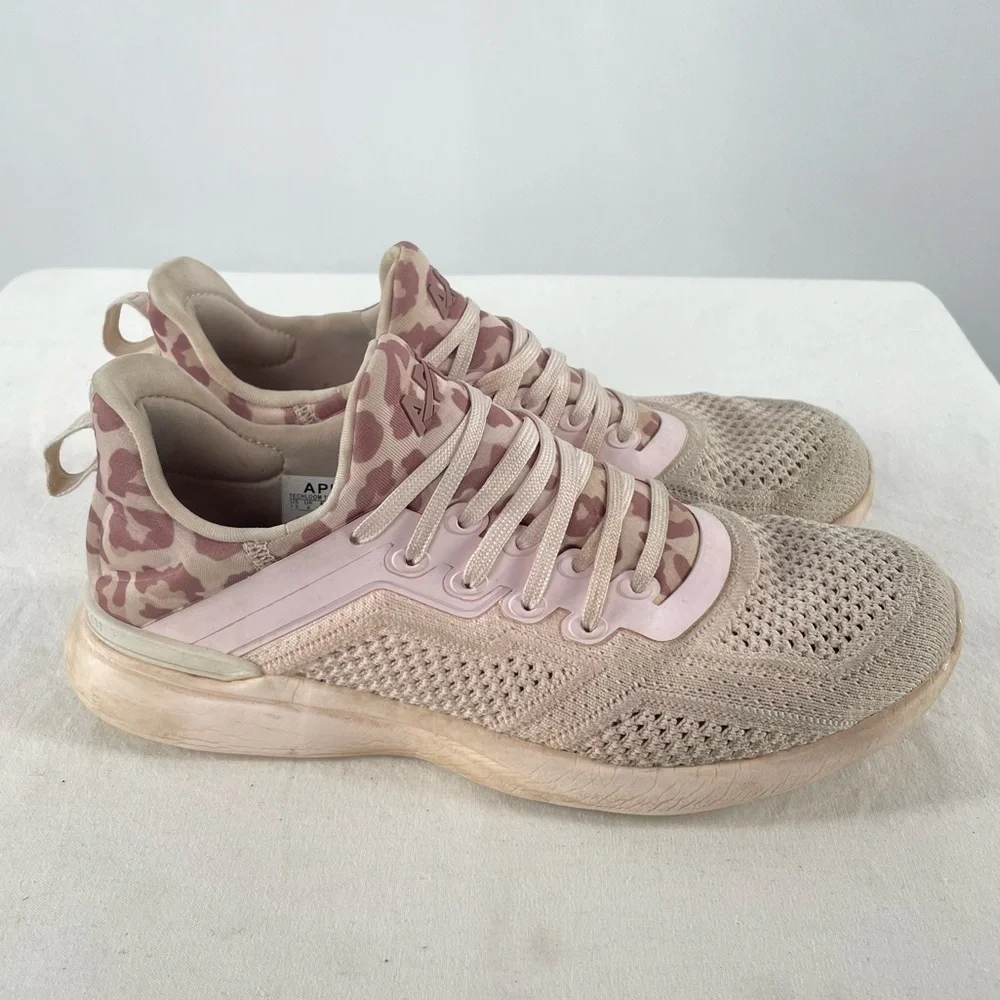APL Techloom Tracer Sneakers in Creme/Beachwood/Leopard‎ Size 7.5